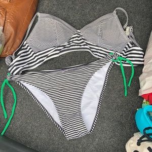 Two pieces stripe swimsuit